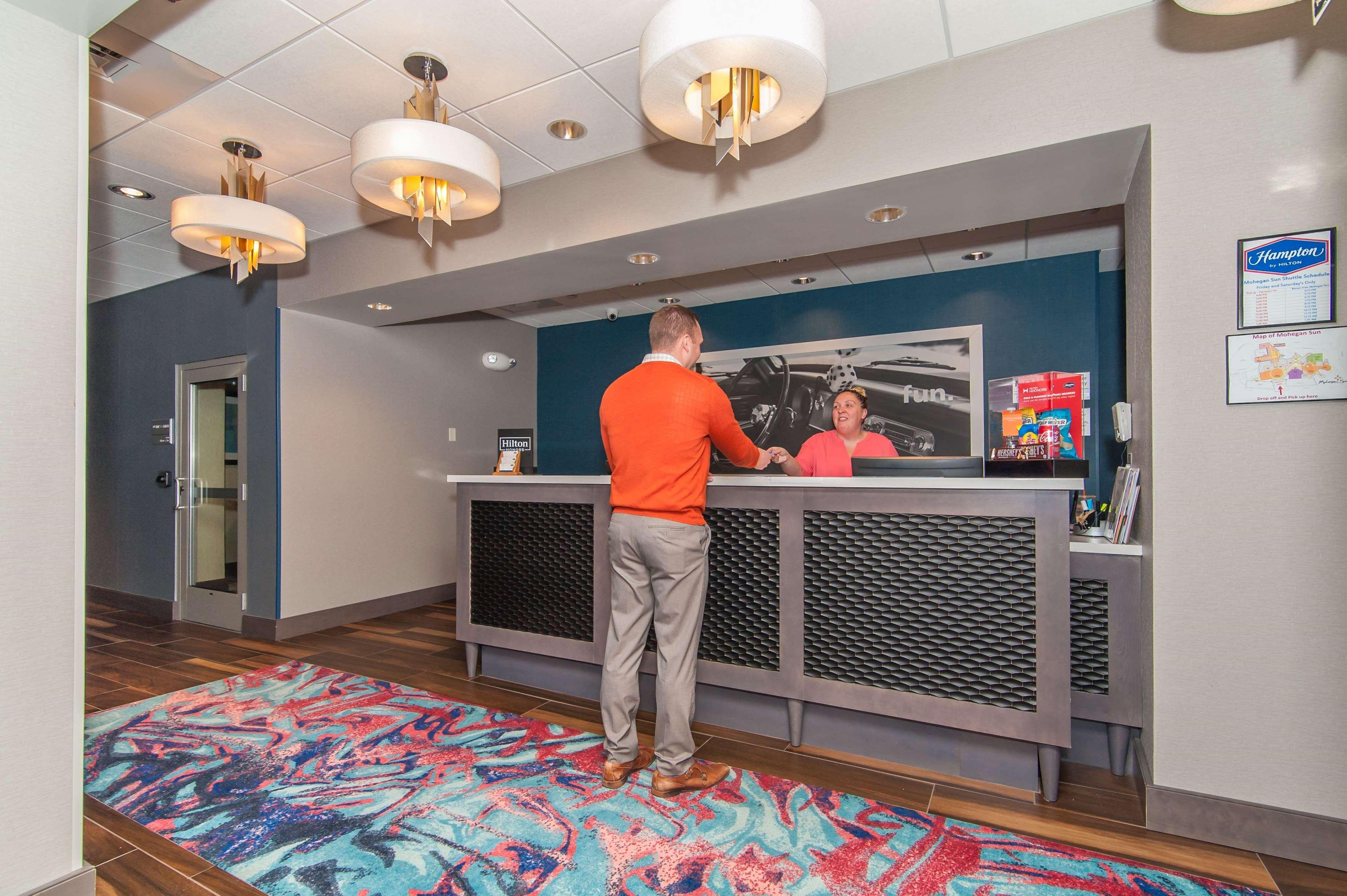 Hampton Inn Норвіч Екстер'єр фото