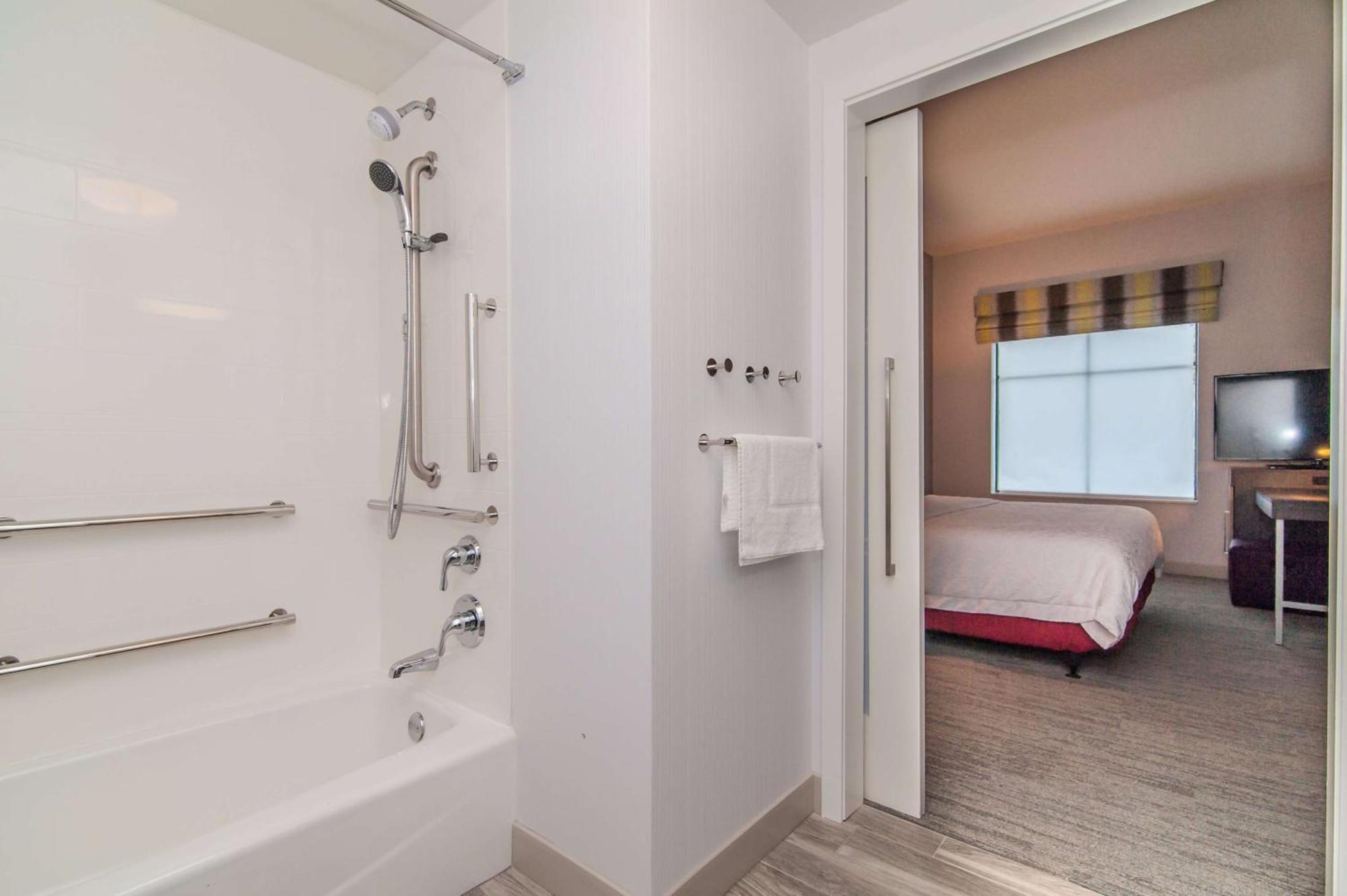 Hampton Inn Норвіч Екстер'єр фото